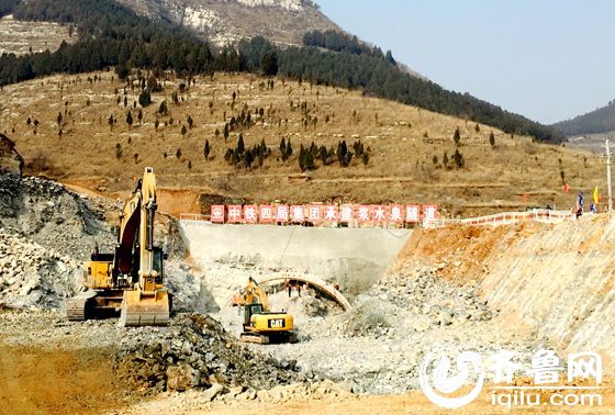 中铁四局集团承建浆水泉隧道